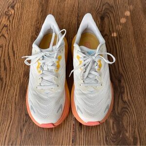 Size 8.5 Ariahi 6 HOKA running shoes